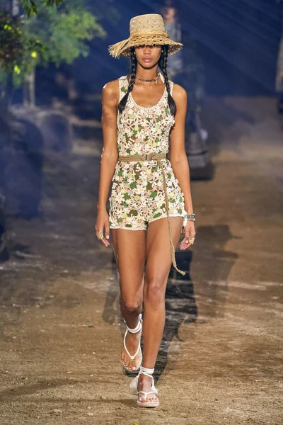 Look 33